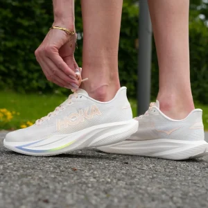Hoka W MACH 7 WIDE Oat Milk / Alabaster